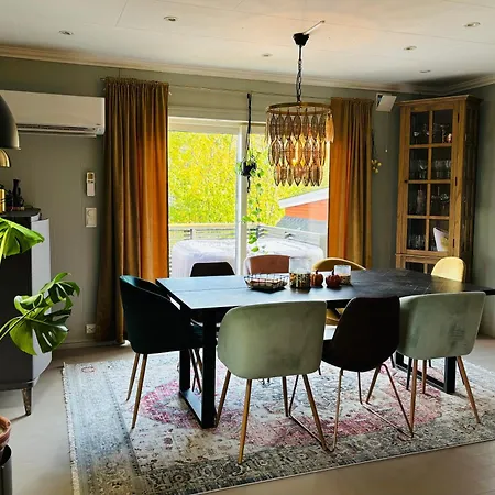 아파트 Koselig Og Romslig Hus Med 3 Soverom *